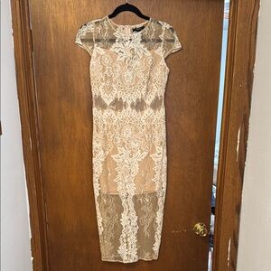 Elegant Lace Midi Dress in Cream